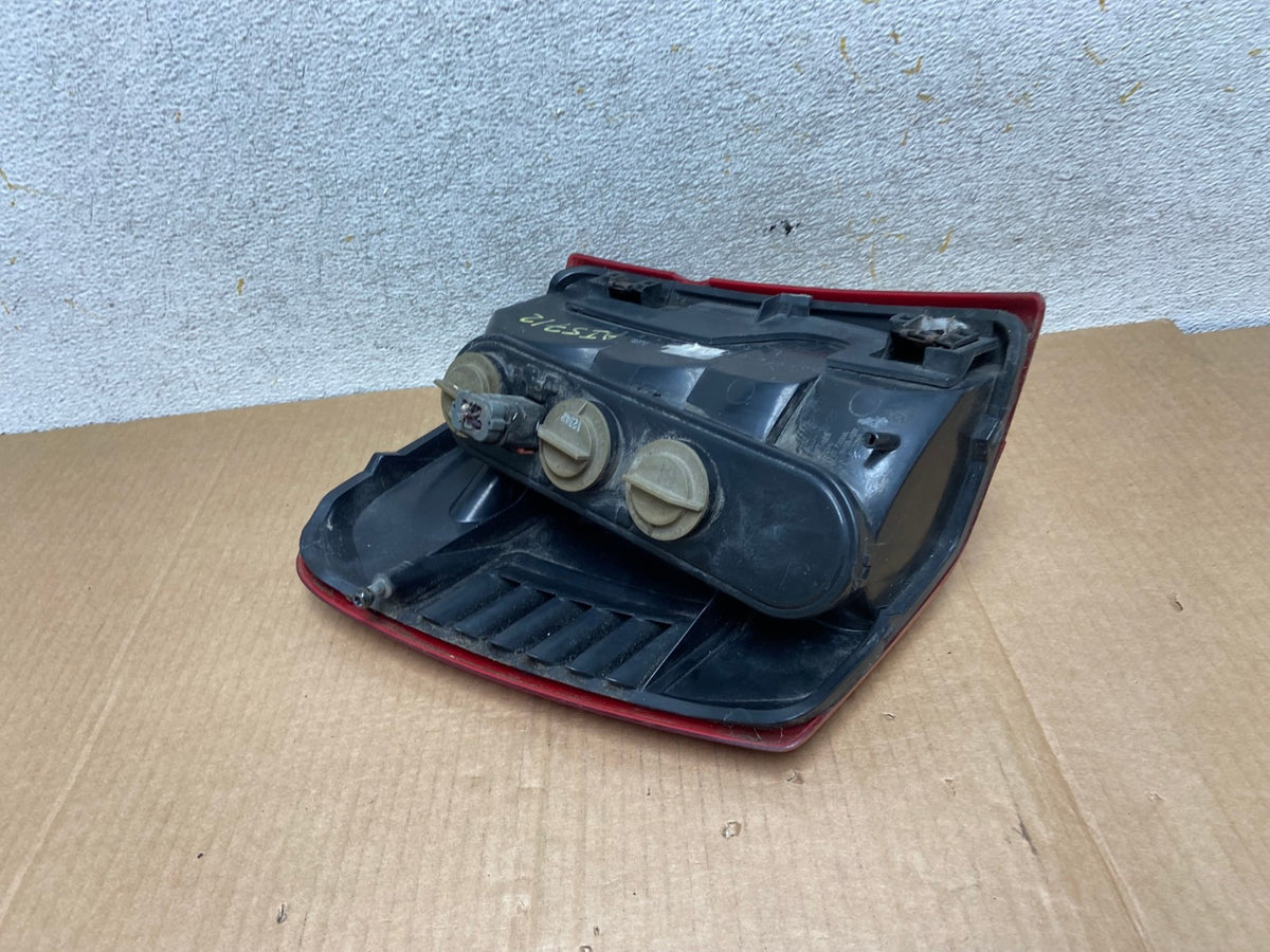 1999-2004 Jeep Grand Cherokee WJ Right Passenger Rh Tail Light AI5712 LK7