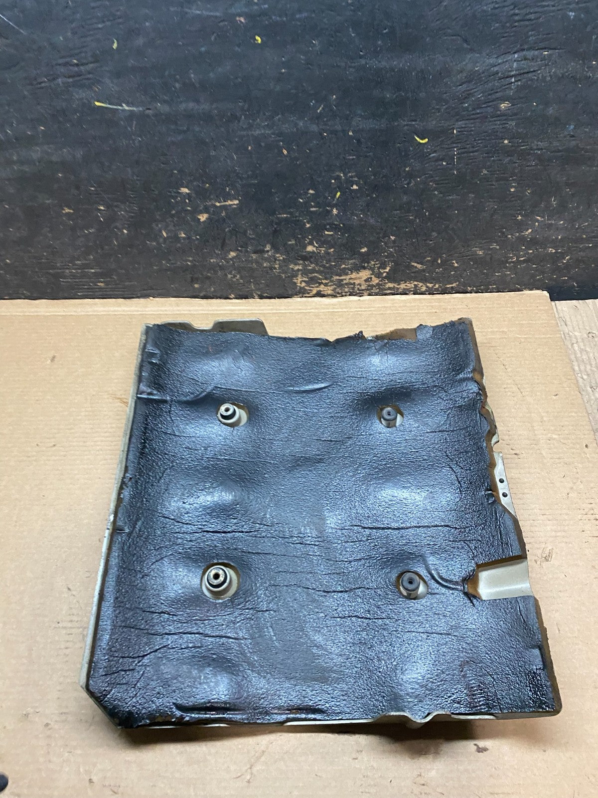 2001 to 2004 Cadillac Deville Seville Northstar Engine Motor Cover v9331 DG7
