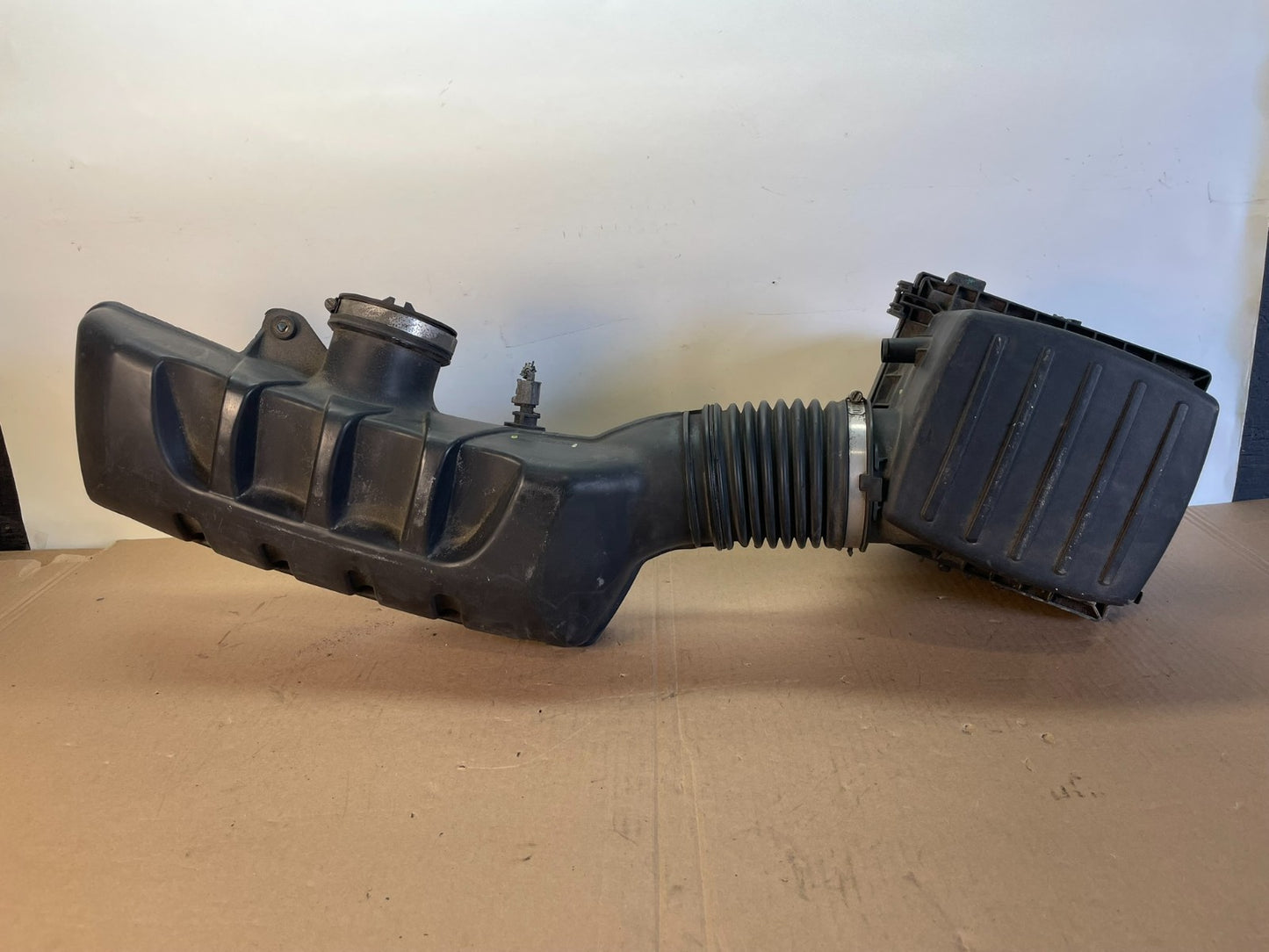 2011-2022 Jeep Grand Cherokee 5.7L V8 Air Cleaner Hose Tube AG2598 DG0