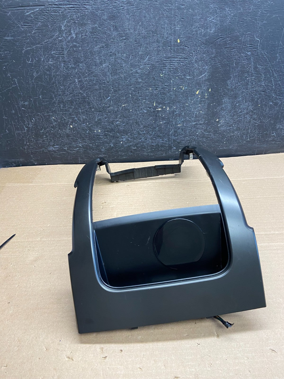 2011 to 2013 Kia Sorento Center Radio Climate Control Clock Trim ag5110 DG2