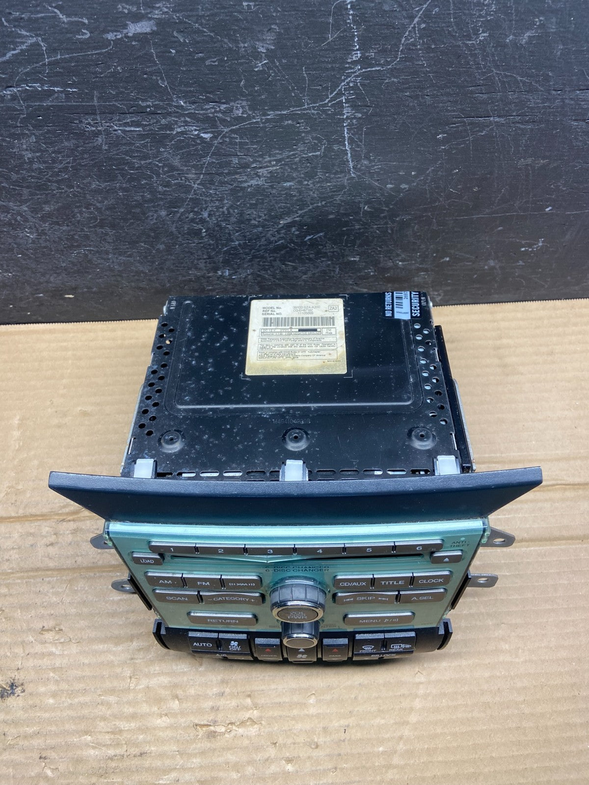 2009 to 2011 Honda Pilot AM FM CD Audio Radio Player Climate Control AE4536 DG3