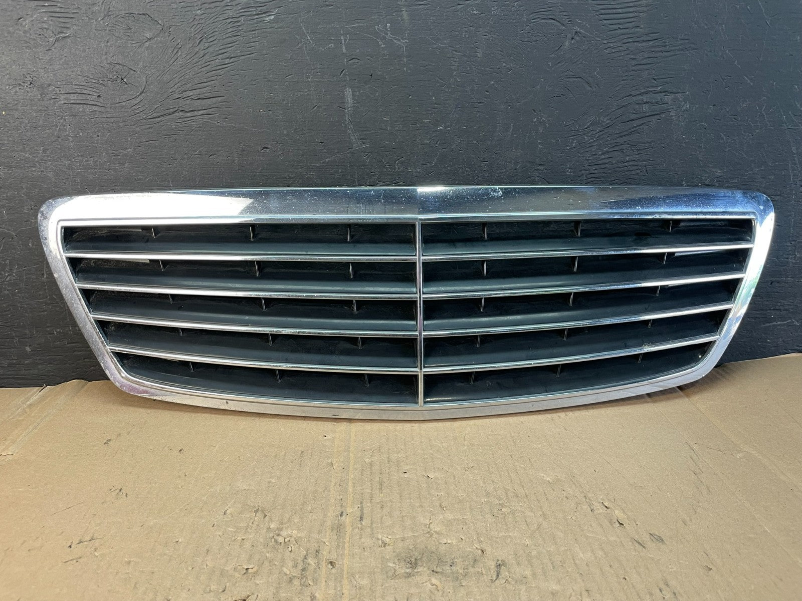 2003 to 2006 Mercedes Benz S-Class Front Grille AD8284 DG0