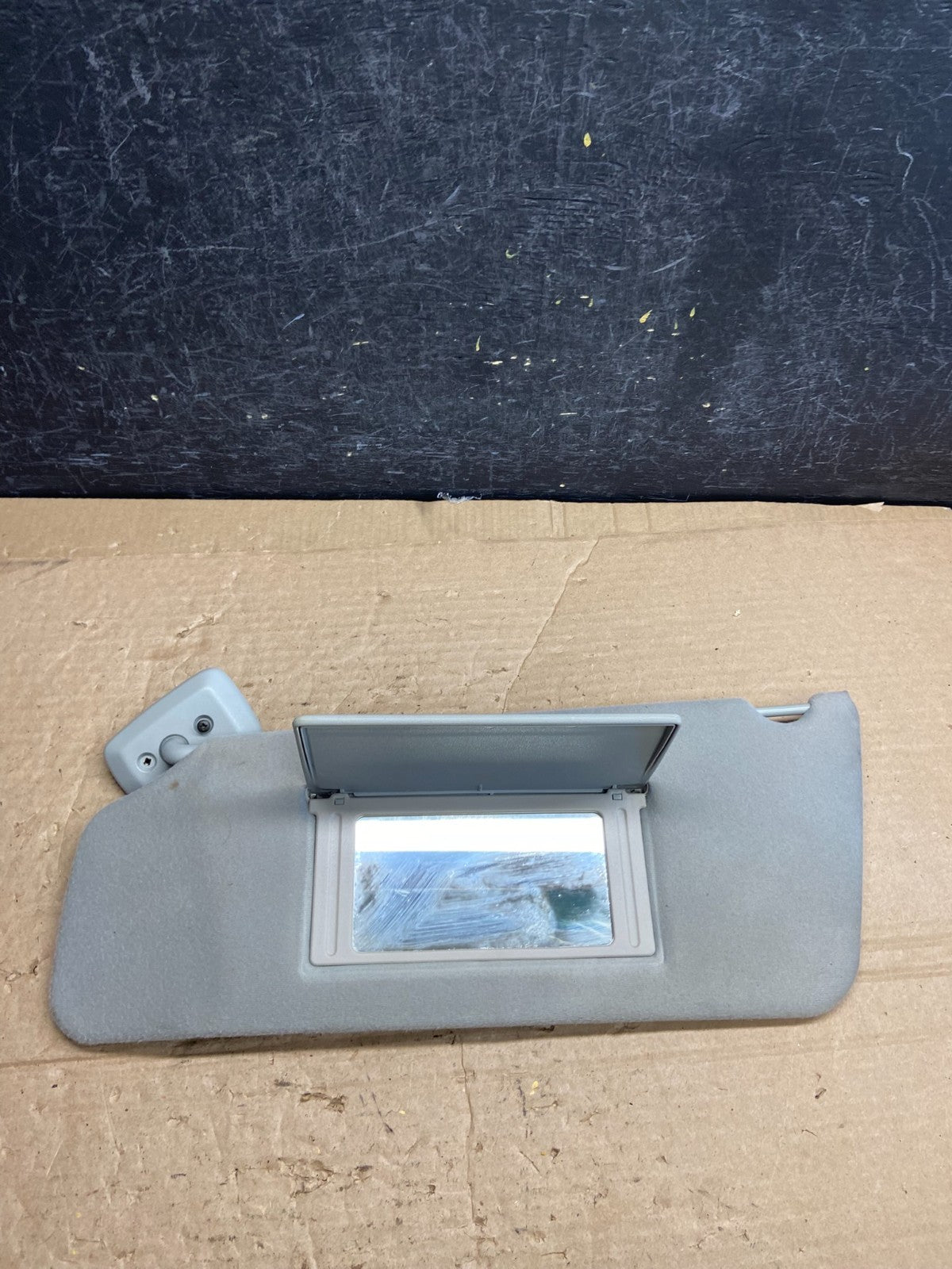 2004-2008 Ford F-150 F150 Left Driver Side Sunvisor Sun Visor 1229503 AF23671