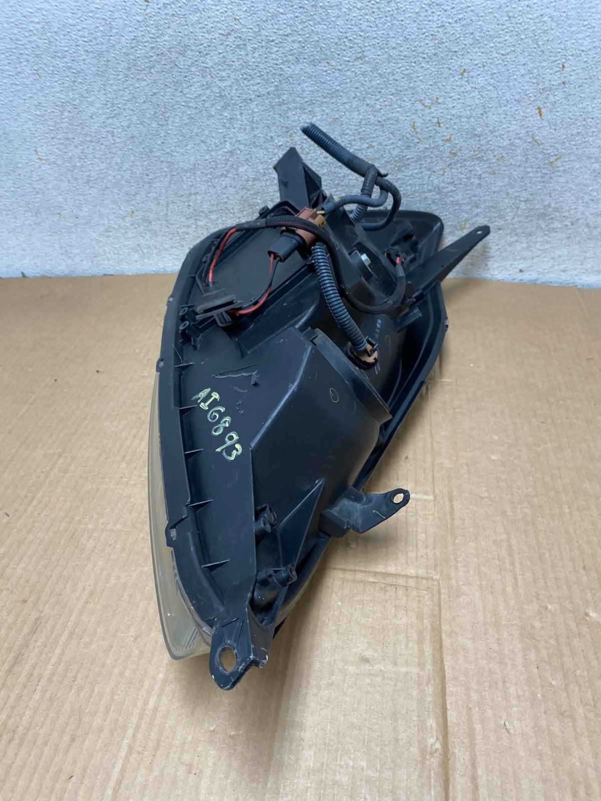 2004-2005 Toyota Sienna Left Driver LH Side Halogen Headlight AI6893 DW6