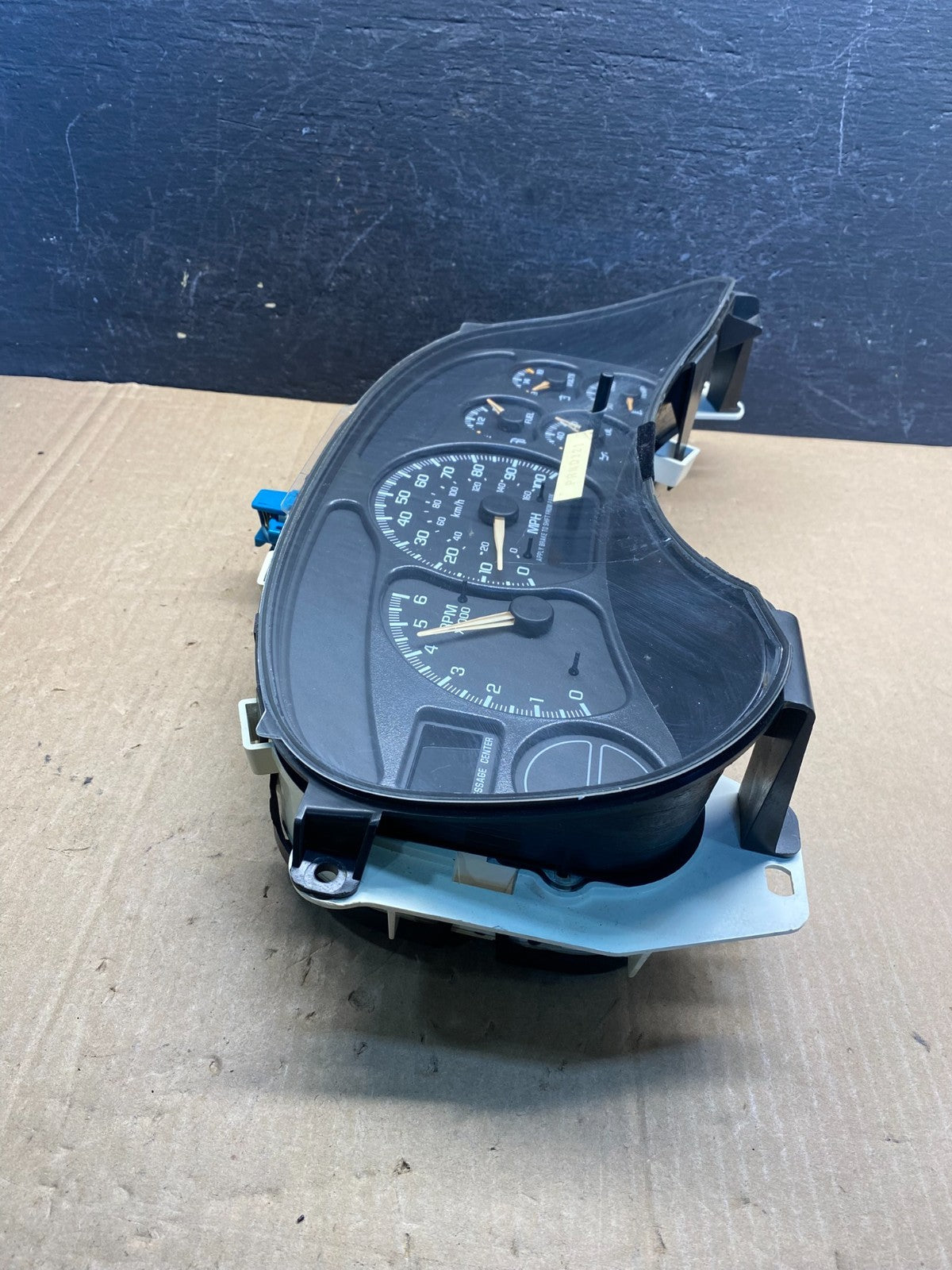 2002 GMC Yukon Speedometer Cluster Gauge AE7596 DG1