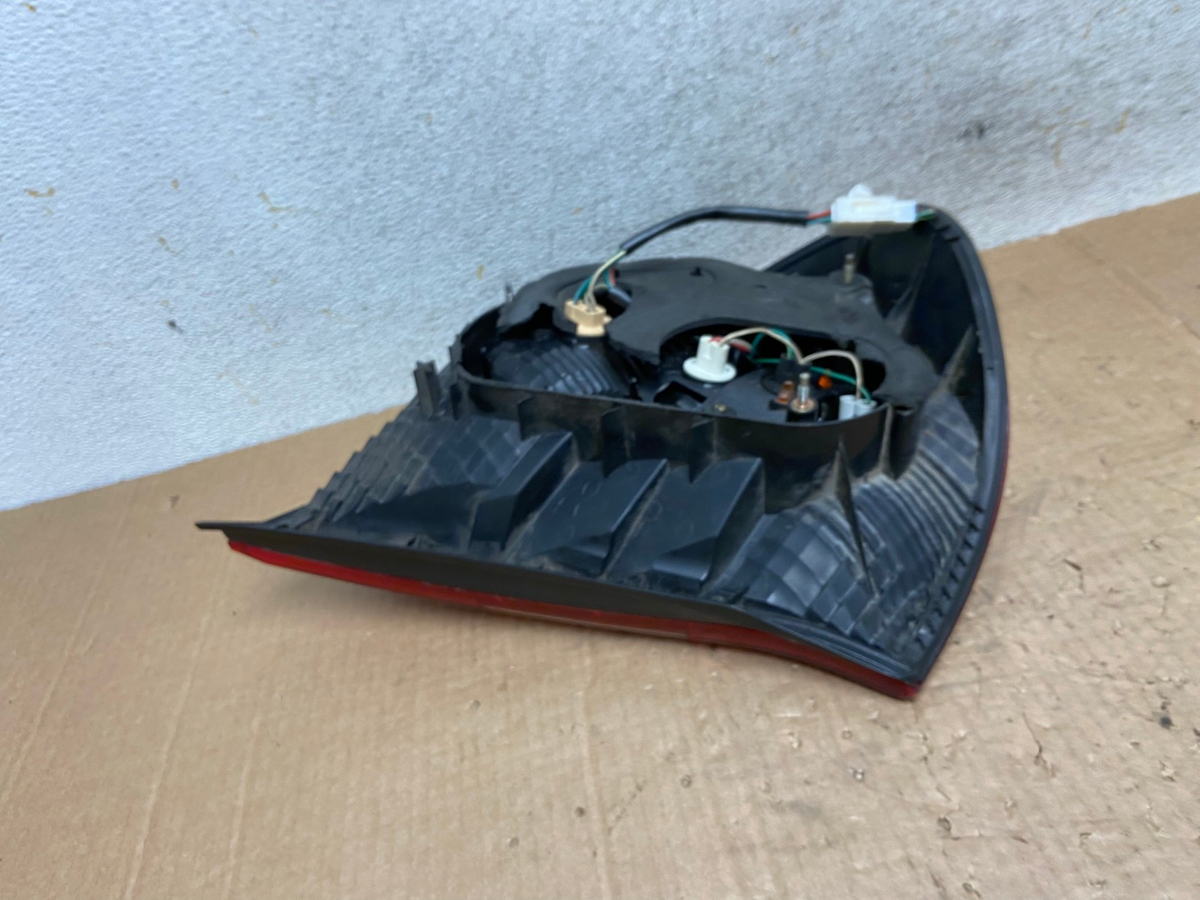 2002 2003 2004 Toyota Camry Tail Light Right Passenger Rh Side AI5587 LK4