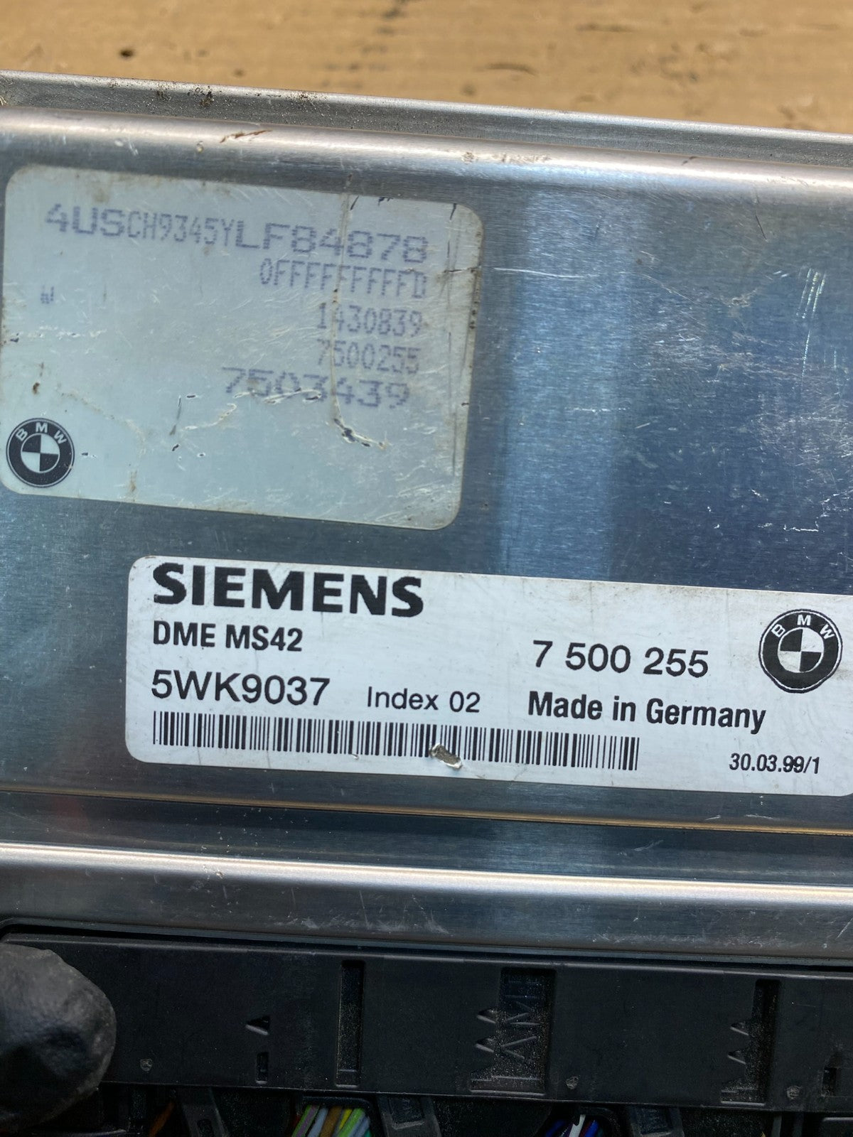 1999 - 2000 BMW 323i ECM ECU Engine Computer 7500255 AD7638 DG2