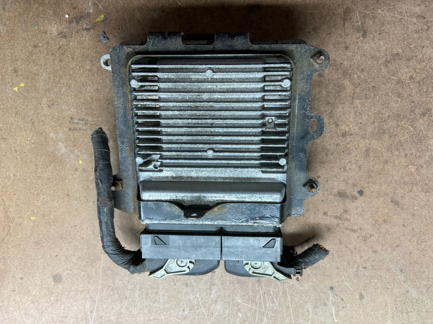 2007 Dodge Caliber Computer Brain Engine Control ECM P68000108AF L0916 DG1