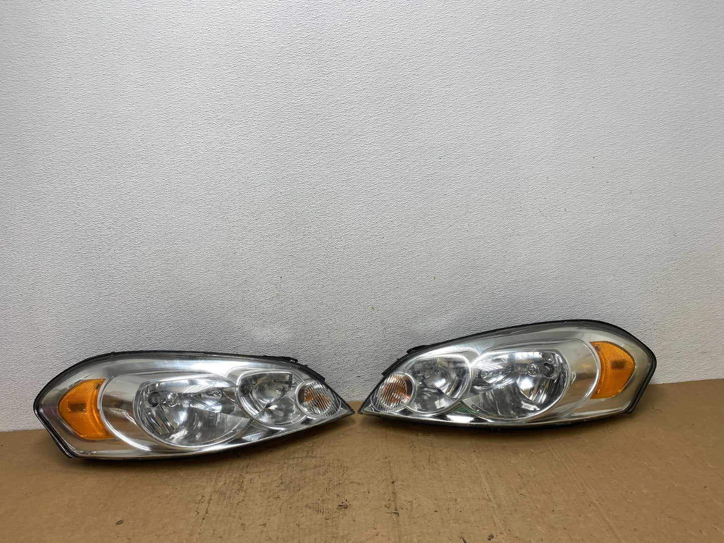 2006 - 2013 Chevrolet Impala Left+Right Set Headlights Halogen AD0634 DW0