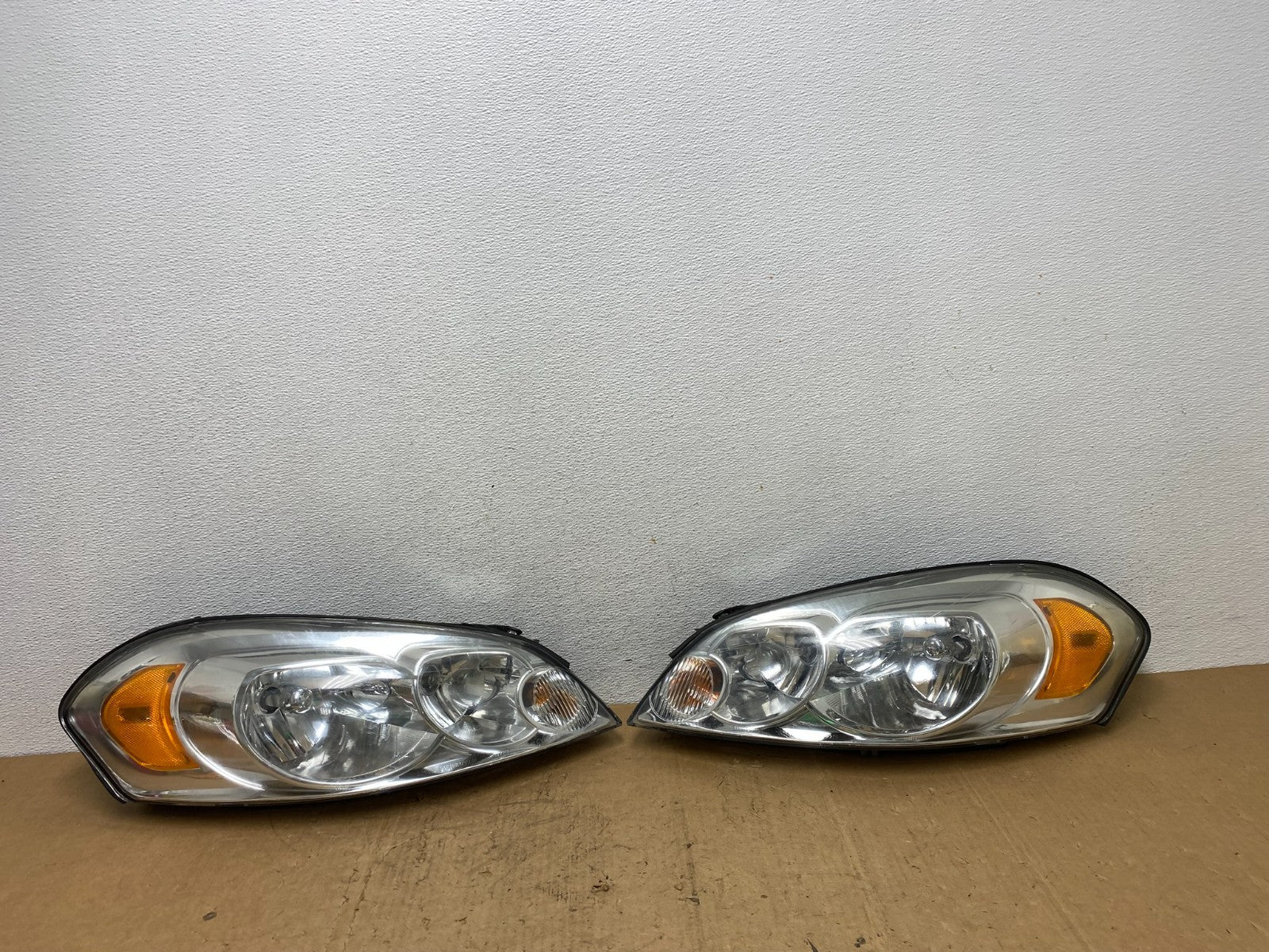2006 - 2013 Chevrolet Impala Left+Right Set Headlights Halogen AD0634 DW0