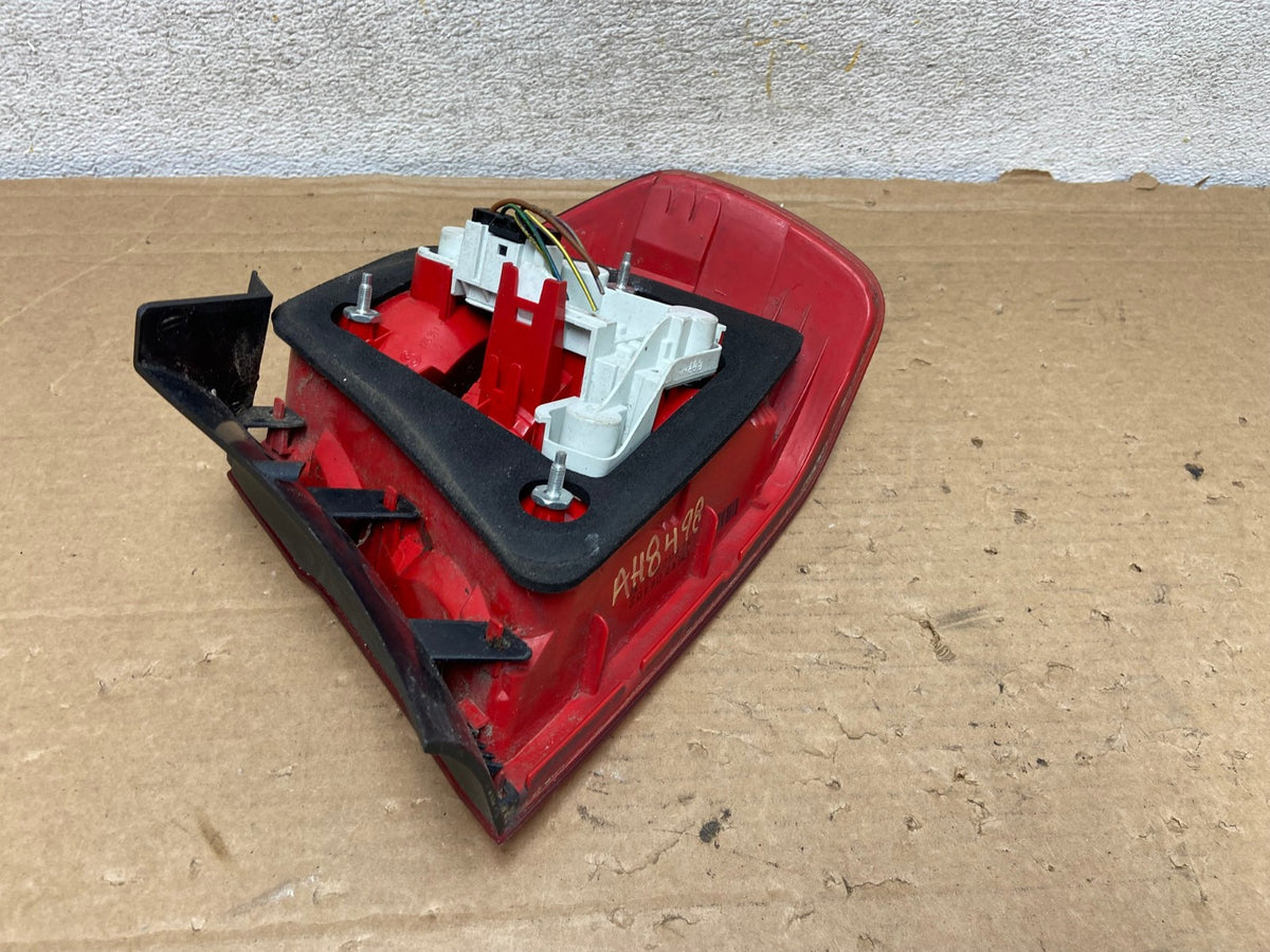 2006 2007 2008 BMW 328i 3 Series Left Driver Lh Side Tail Light AH8498 LK5
