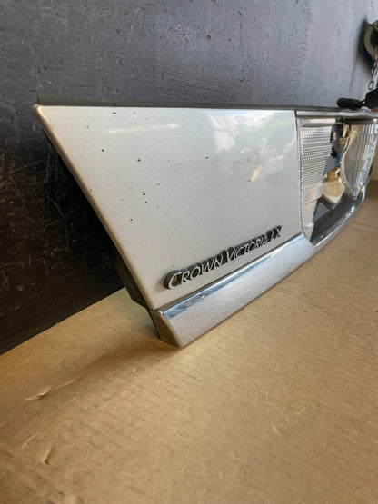 1998 - 2011 Ford Crown Victoria Trunk Rear Garnish License Plate Panel AD0202 DG2