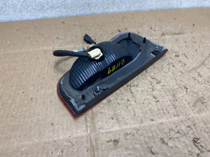 2003-2006 Lincoln Navigator Right Passenger Side Tail Light Inner OEM Z1189 DW5