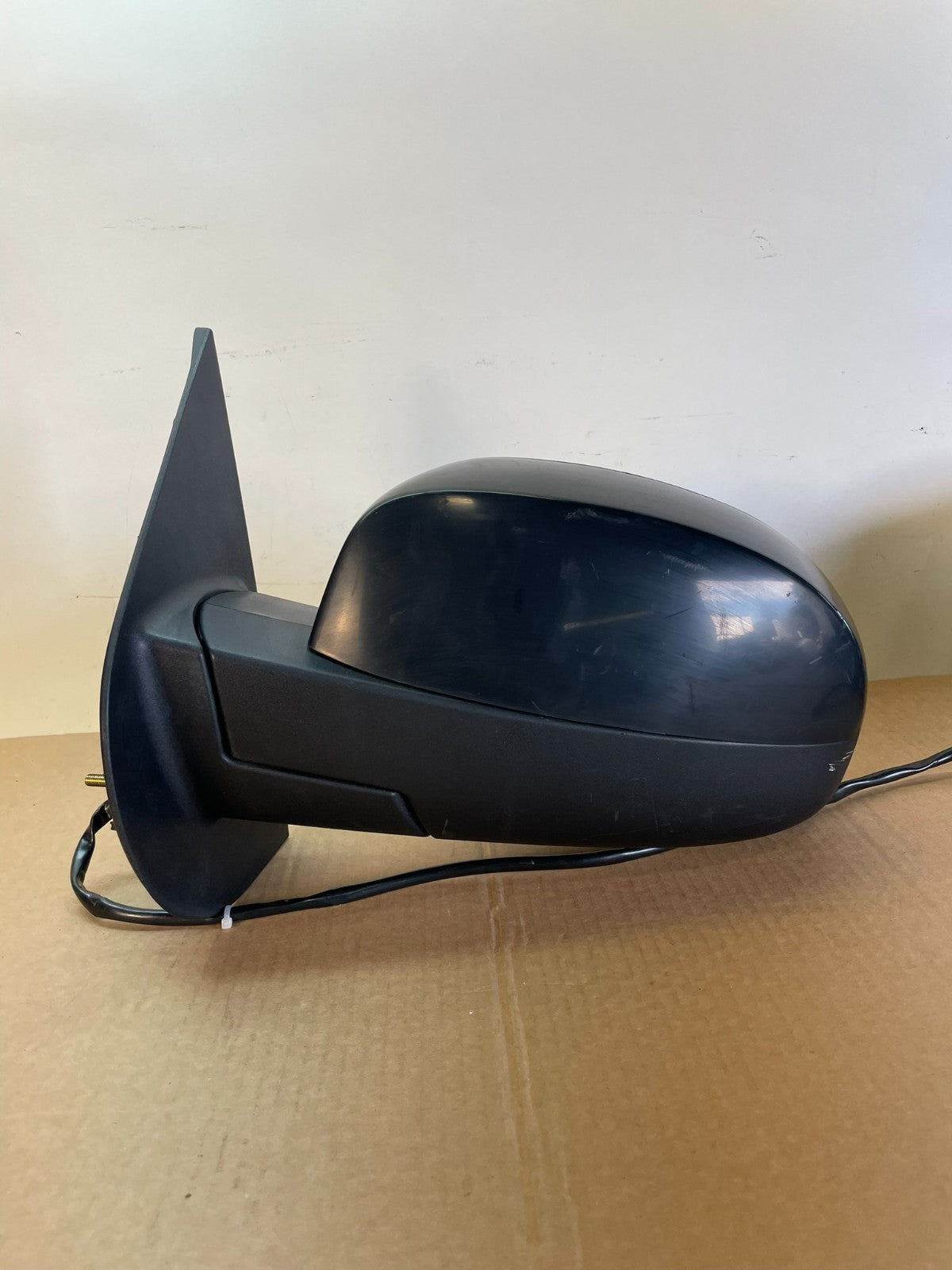 2007 to 2013 Chevrolet Tahoe Silverado Suburban Left Driver Mirror AH6281 DW0