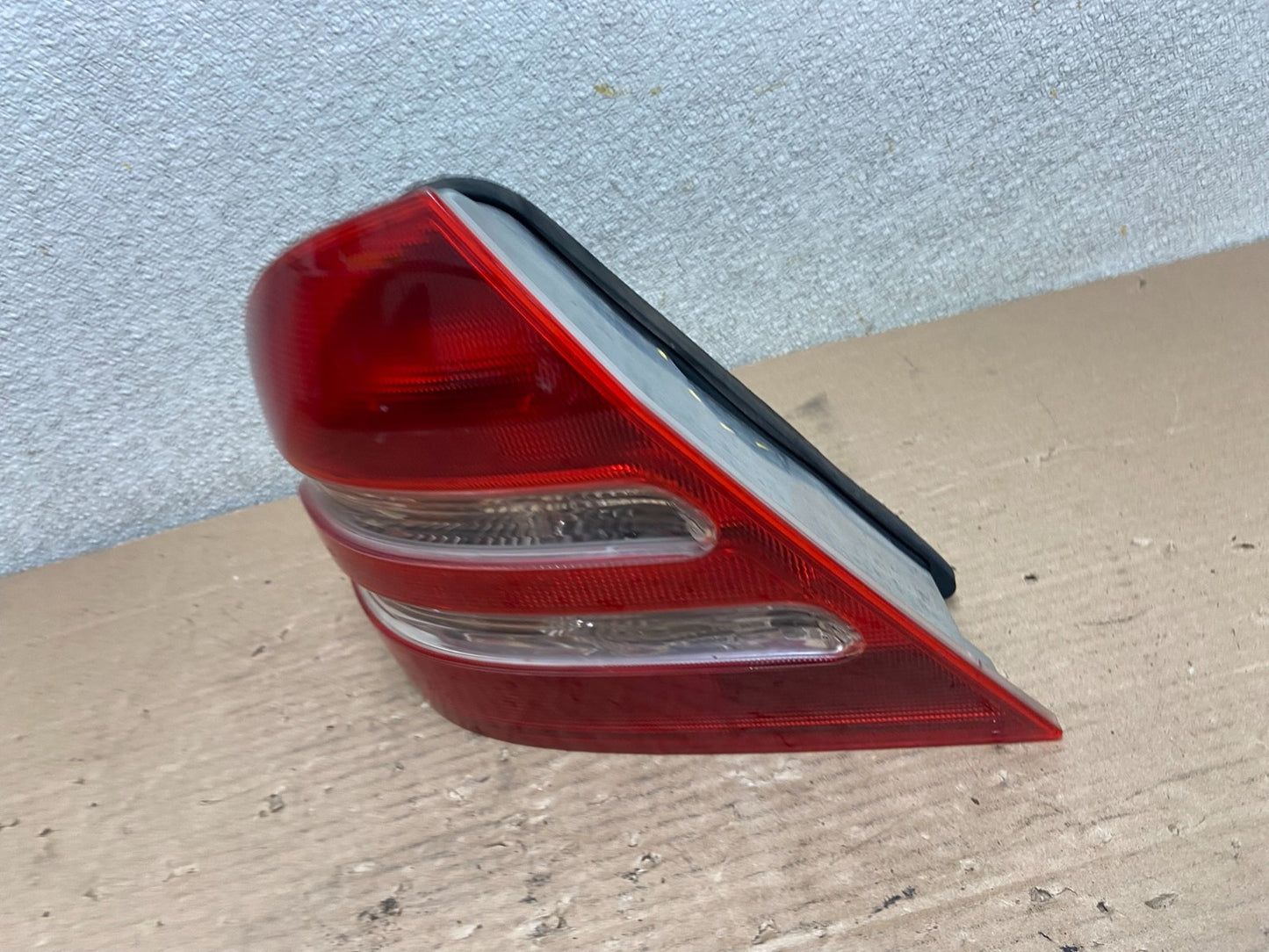 2005-2007 Mercedes-Benz C230 C240 W203 C-Class Left Driver Tail Light AA9397 LK1
