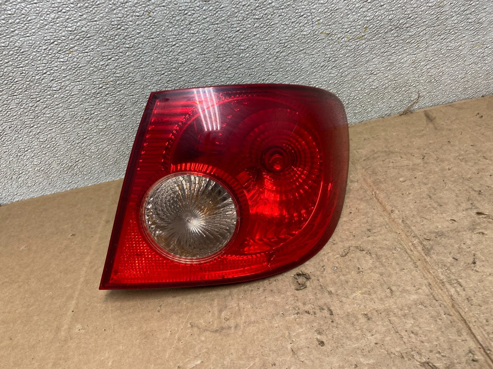 2006 - 2008 Toyota Corolla Right Passenger RH Side Tail light AA4069 DW0