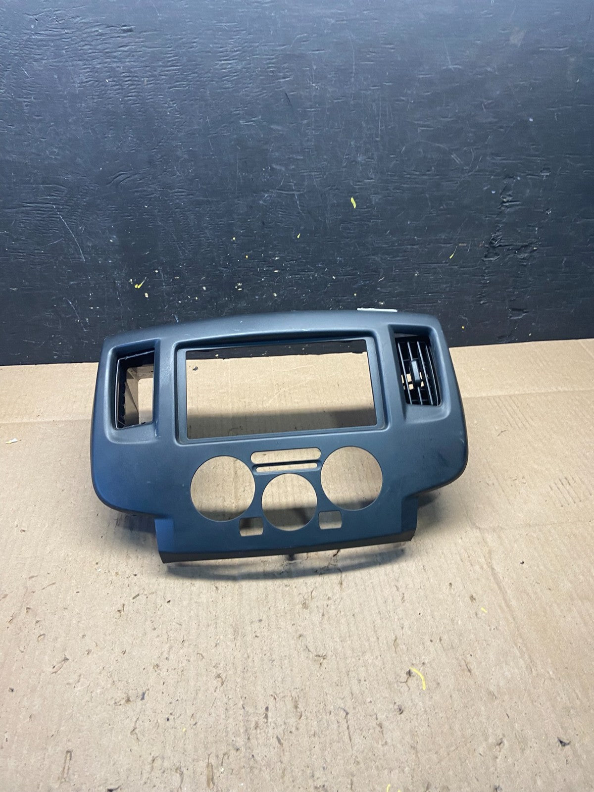 2013-2021 Nissan NV200 Center Console Radio Climate Control Air Vent Q0840 DG0