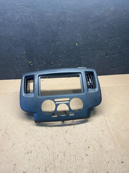 2013-2021 Nissan NV200 Center Console Radio Climate Control Air Vent Q0840 DG0