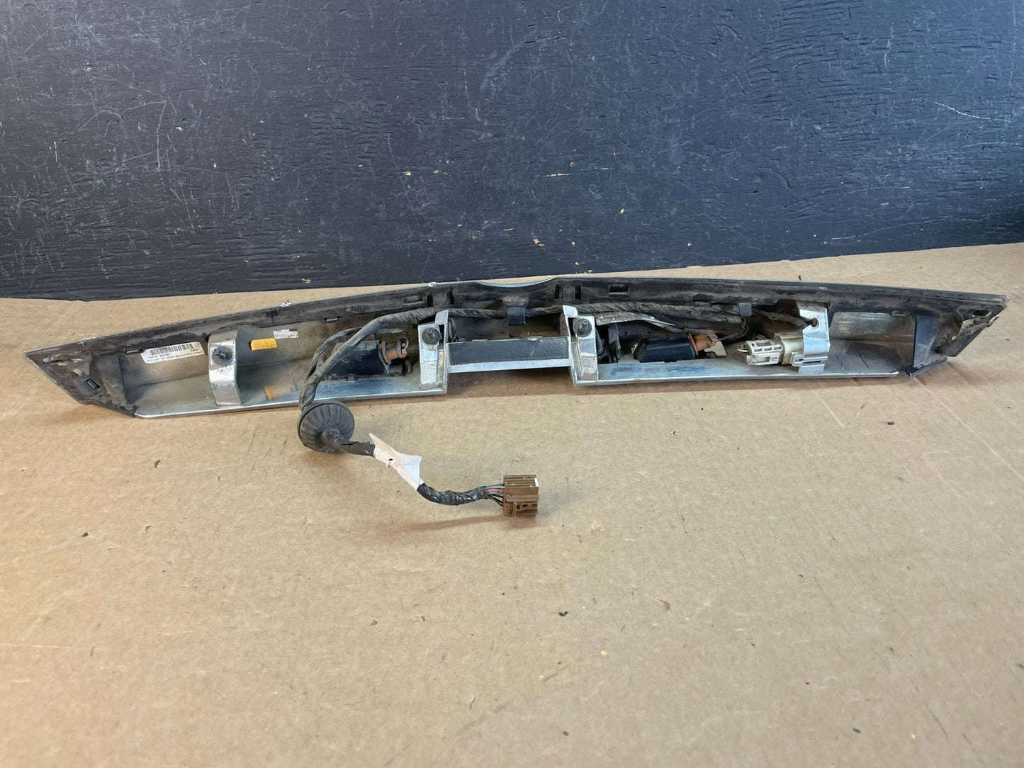2010-2015 Cadillac SRX Rear Liftgate Tailgate Finish Molding W/ Camera AD0161 DG3