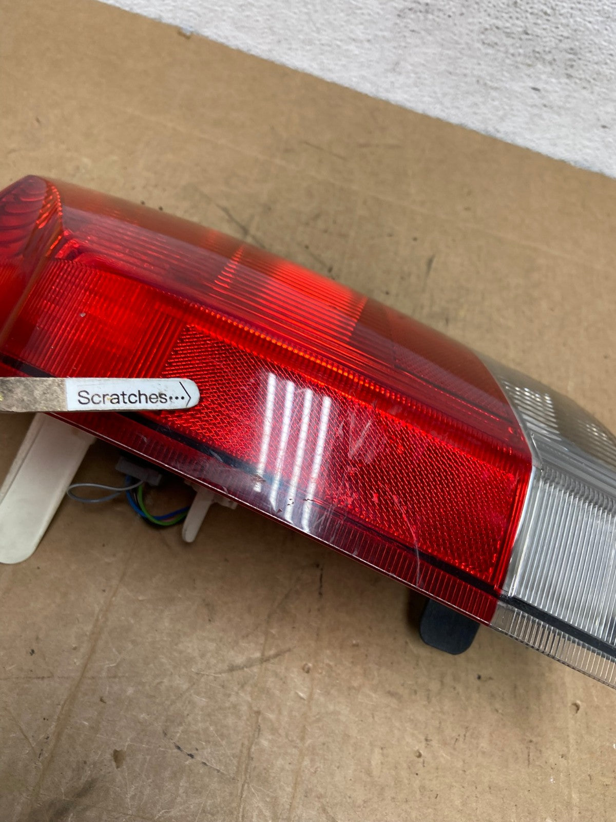 2001 - 2004 Volvo Xc70 V70 Left Driver LH Side Tail Light AD6113 LK3