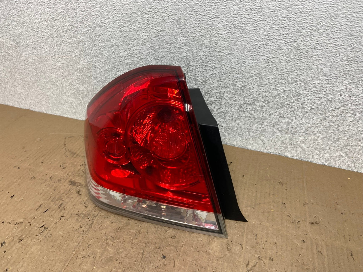 2006 to 2012 Chevrolet Impala Left Driver Lh Side Tail Light OEM AC0292 LK1