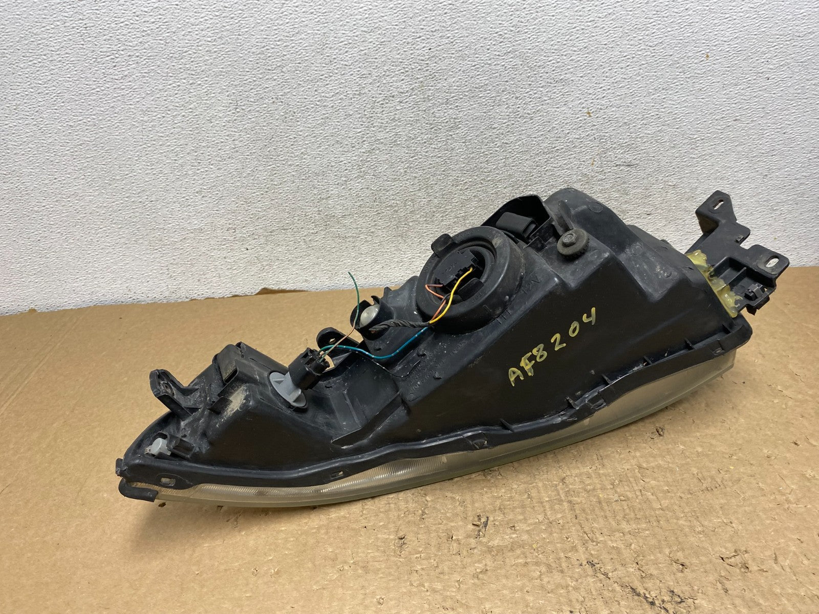 2002 to 2003 Mitsubishi Galant Left Driver LH Side Headlight AF8204 DW8