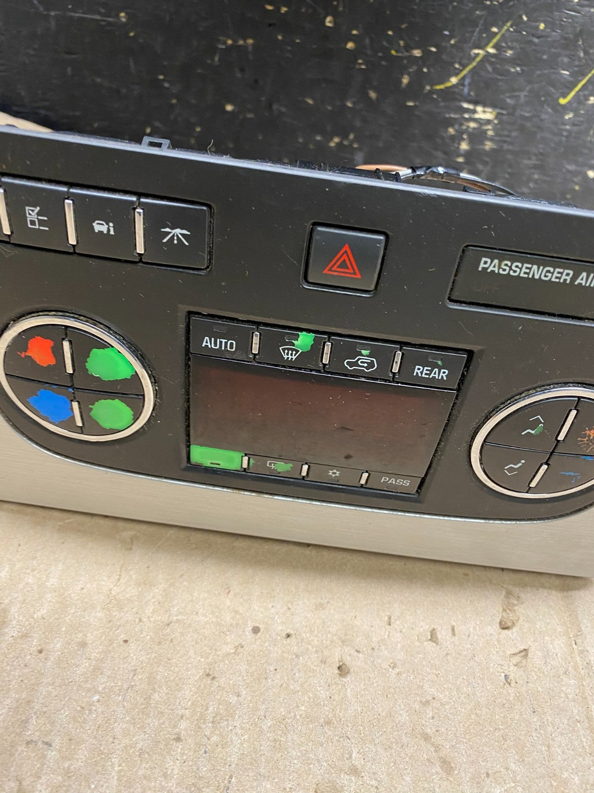 2007 - 2012 GMC Acadia A/C Heater Climate Control Radio Panel Bezel OEM X5820 DG1