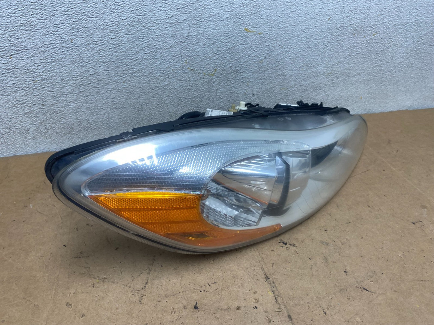 2011 2012 2013 Volvo C70 Right Passenger RH Xenon HID Headlight X5502 DW2