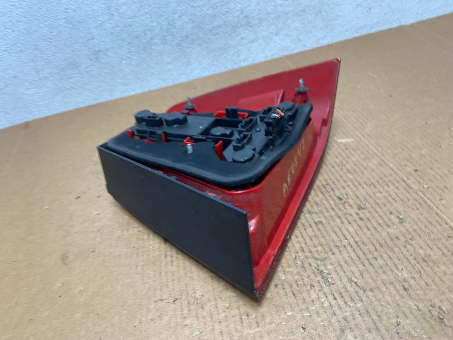 1999 to 2003 Volkswagen Jetta Sedan Left Driver Tail Light AE0242 LK4