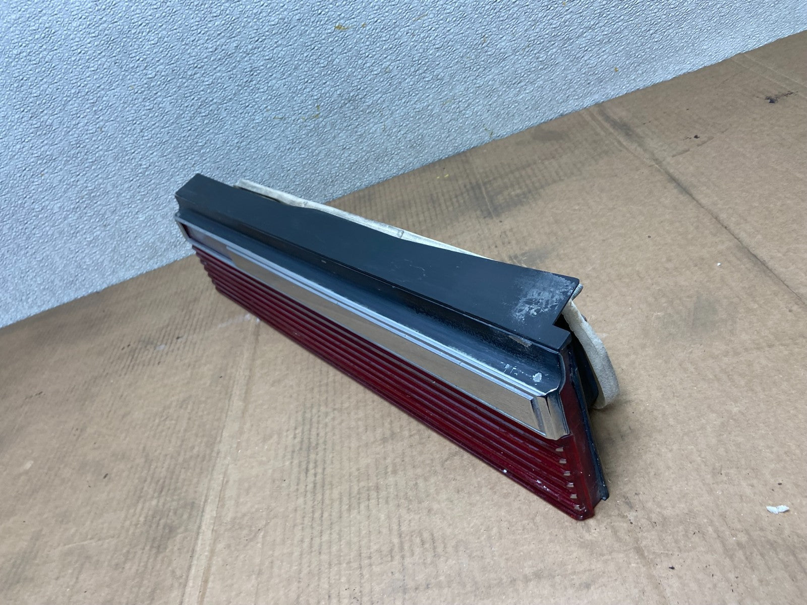 1982-1983 Chrysler Lebaron Right Passenger Rh Side Tail Light OEM AA5251 GD1