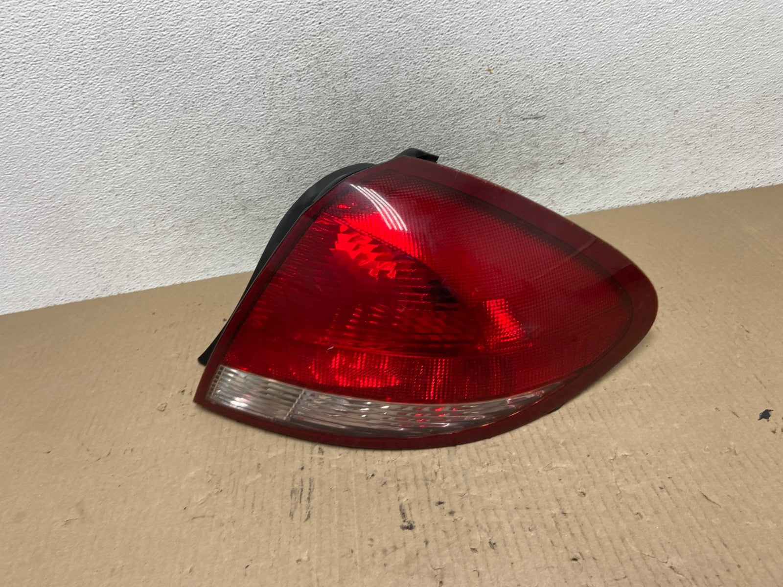 2004 2005 2006 2007 Ford Taurus Right Passenger Side Tail Light AF5921 LK0