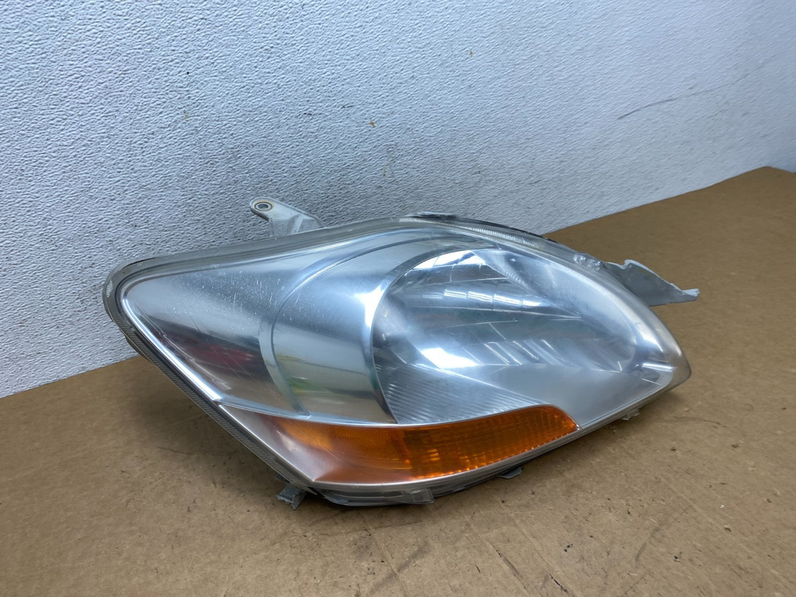 2007 2008 2009 Toyota Yaris Right Passenger RH Halogen Headlight AD6295 DW2