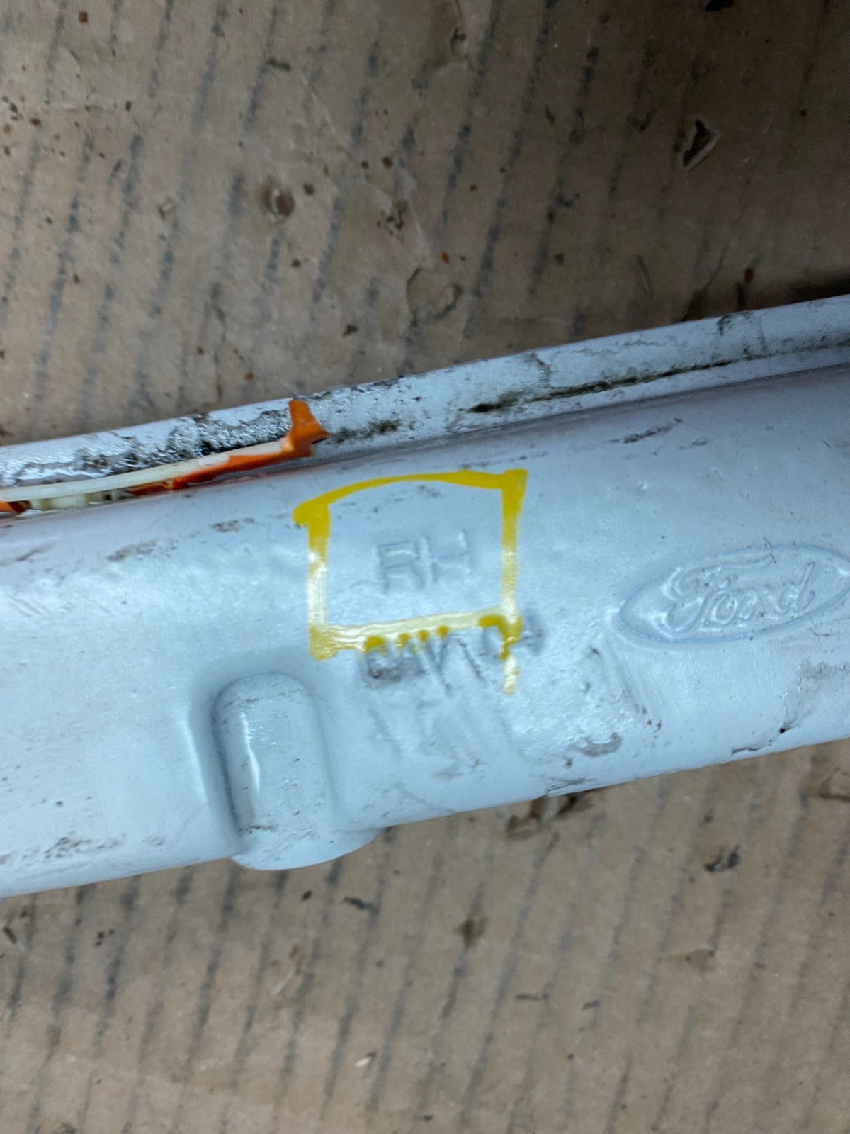 2020 to 2023 Ford Explorer Right RH Upper Tic Bar Oem w5995 DG10