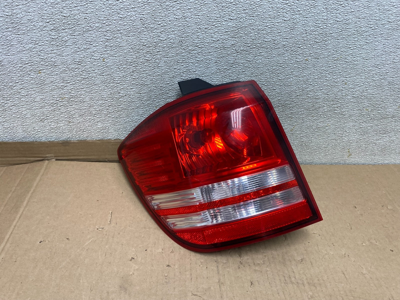 2009 2010 2011 Dodge Journey Left Driver Lh Tail Light Oem U7137 DW0