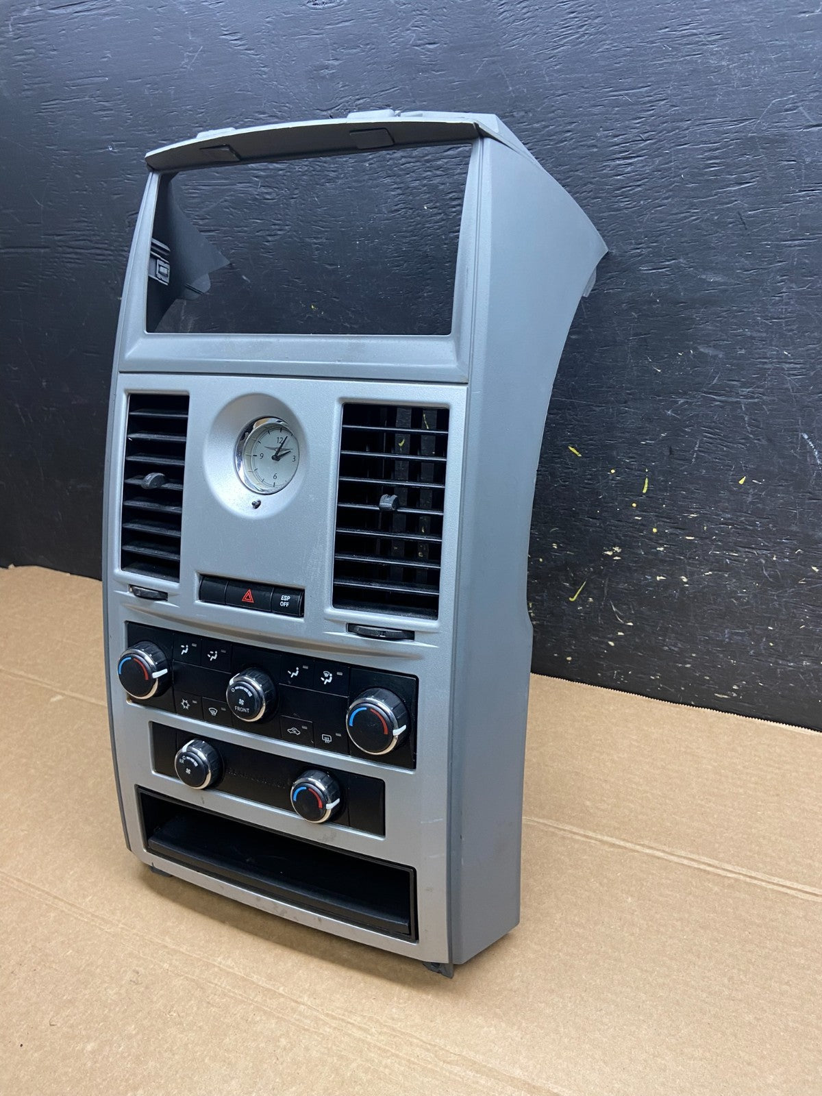 2008-2010 Dodge Grand Caravan  A/C Climate Control Unit Bezel Trim Oem W6418 DG1