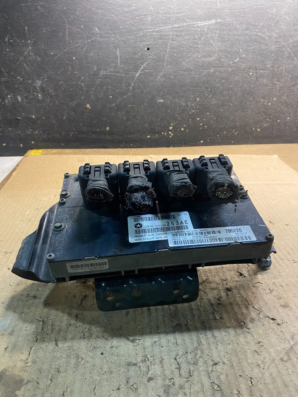 2010 Dodge Caravan Town & Country Engine Computer ECU OEM Z5043 DG0