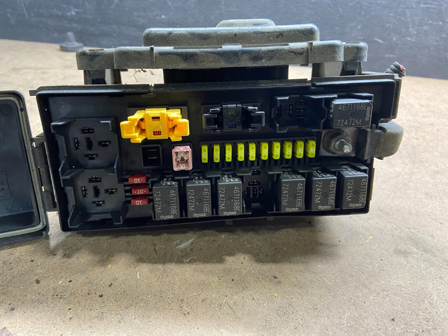2005 Jeep Grand Cherokee Commander BCM Body Control Module M7491 DG Oem3