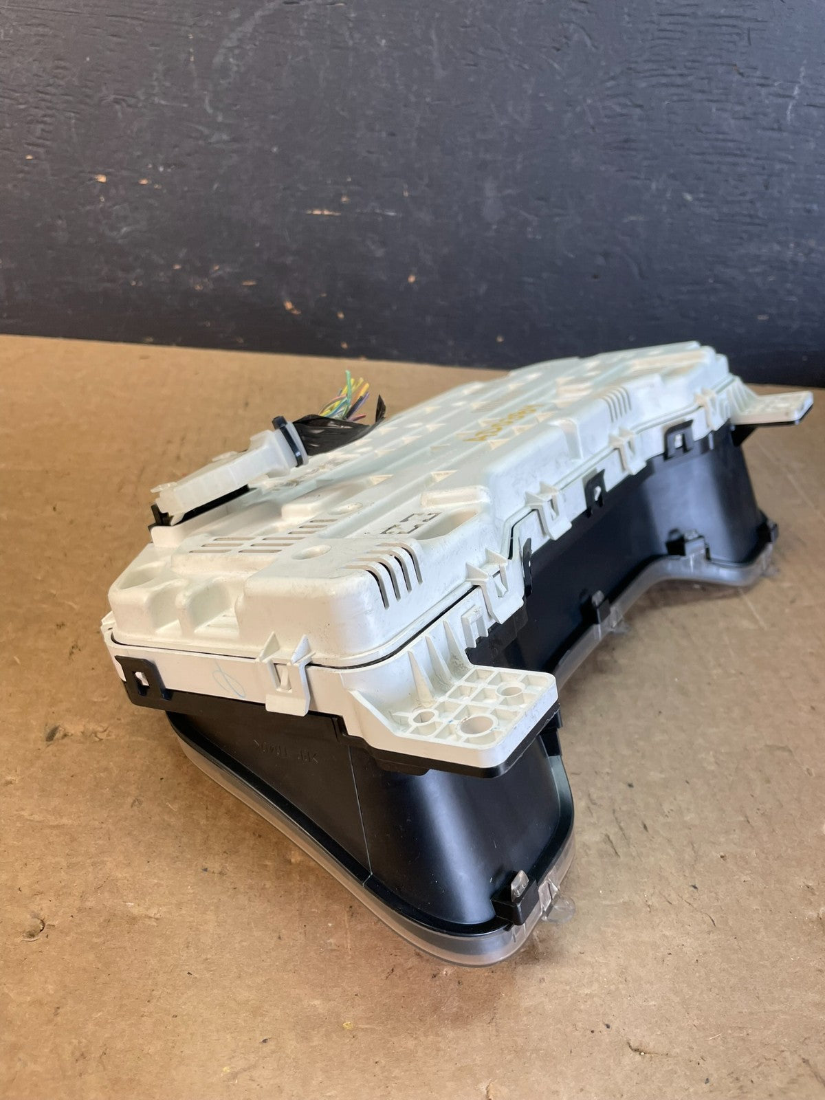 2011 to 2013 Ford E150 E250 E350 VAN Gauge Speedometer Cluster AD0384 DG4