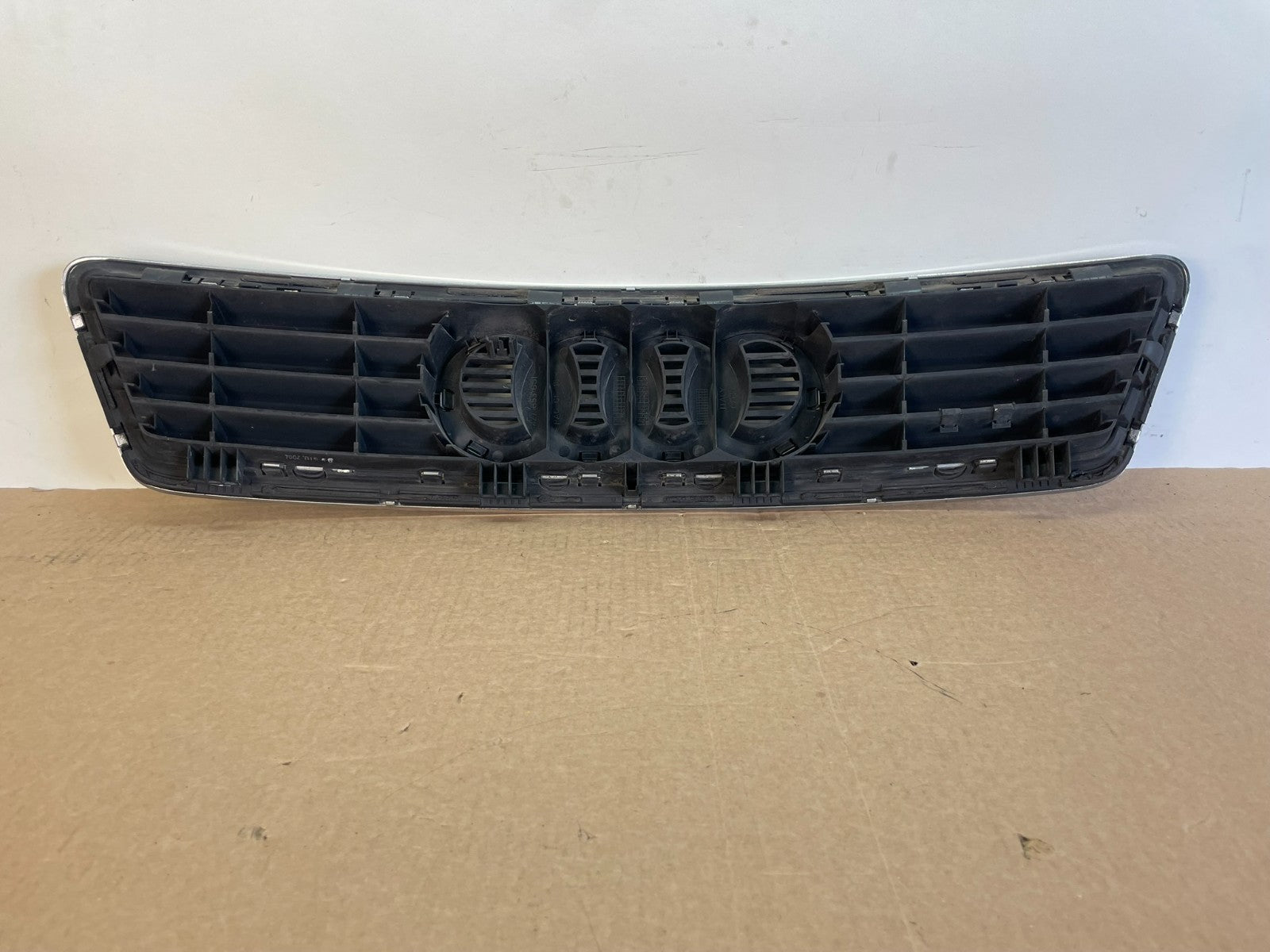 2002 2003 2004 Audi A6 Front Upper Grill Grille ag9802 DG3