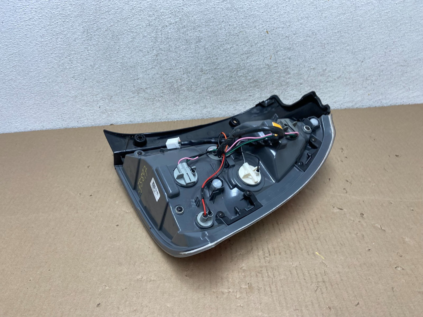 2007-2011 Hyundai Accent Hatchback Left Driver LH Side Tail Light AG5897 DW5