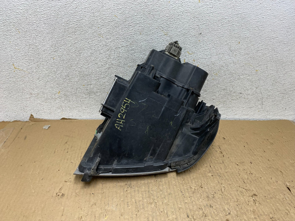 2004 to 2009 Cadillac SRX Left Driver Side Xenon Headlight AH2954 DW8