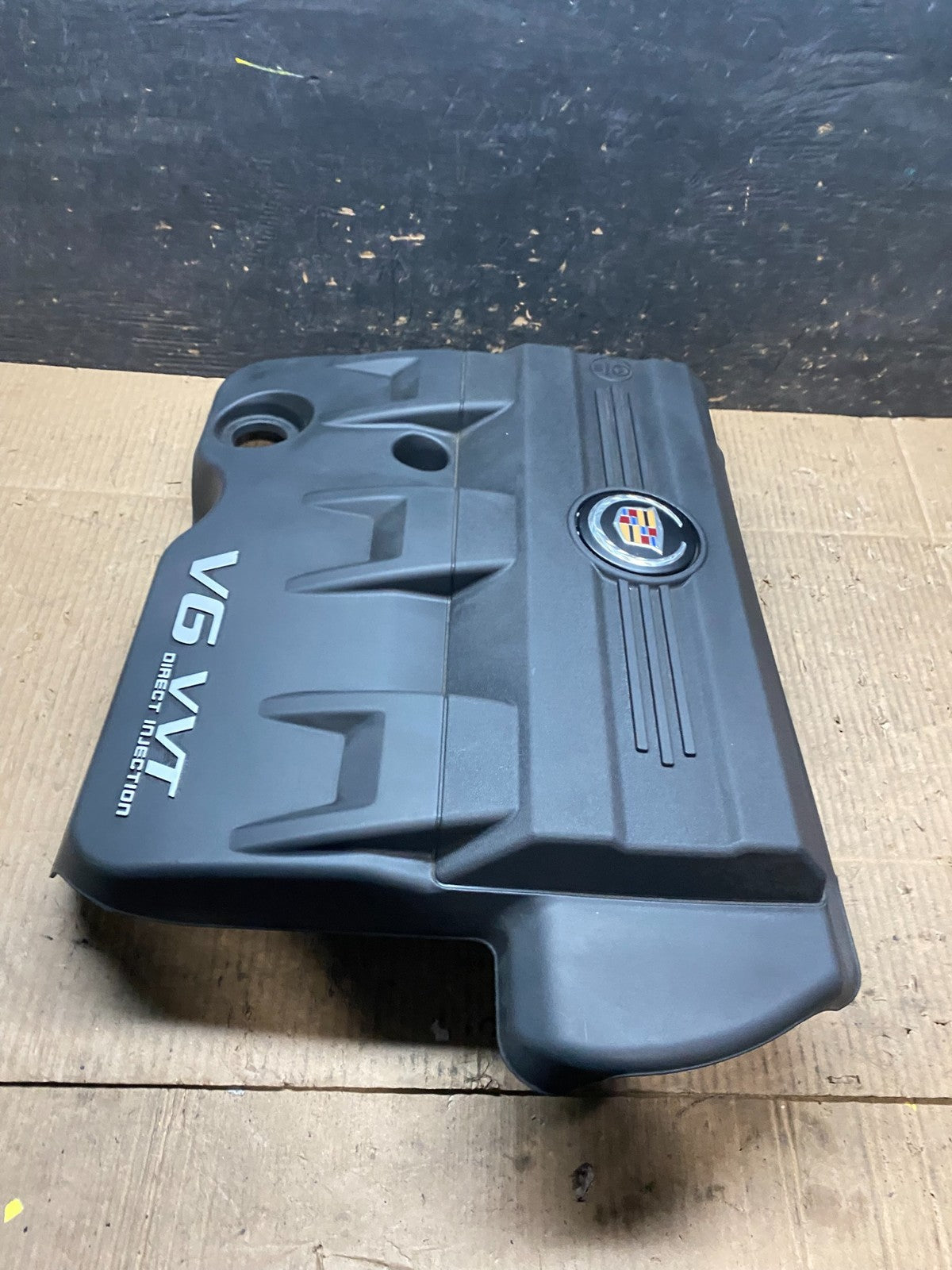 2010 to 2012 Cadillac SRX 3.6L Plastic Engine Cover Shield T9579 DG2