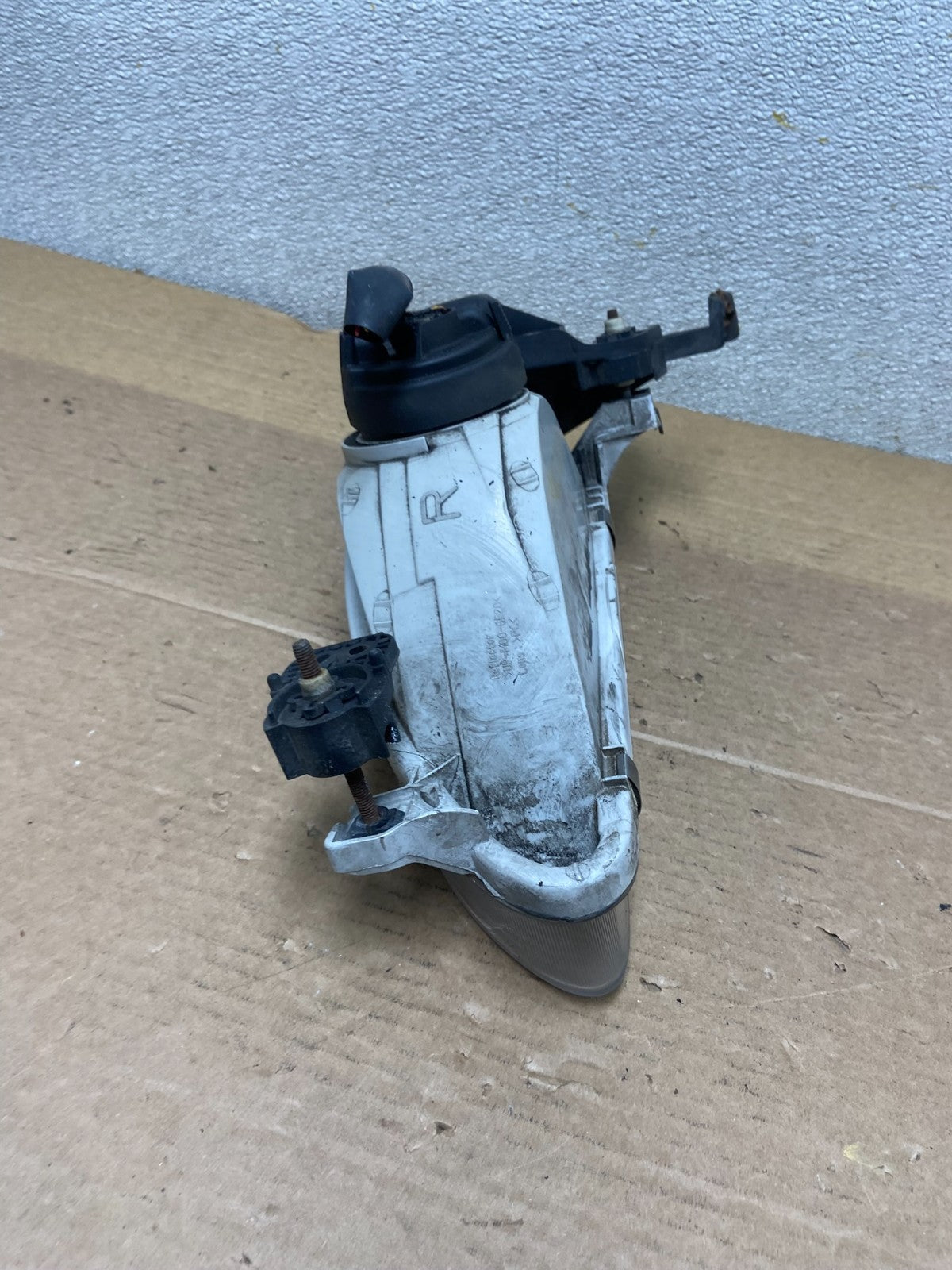 1998 to 2000 Toyota Corolla Front Right Passenger RH Headlight AB5219 DW8