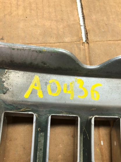 2002 to 2005 Mercury Mountaineer Front Upper Grill Grille Oem A0436 DG17