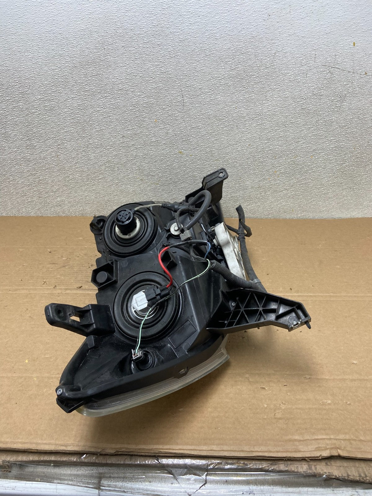 2013 to 2016 Nissan Pathfinder Left Driver LH Side Headlight Halogen OEM AB46868