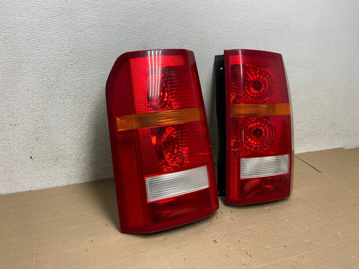 2005 - 2009 Land Rover LR3 Left+Right Side Tail Lights AI2177 LK2