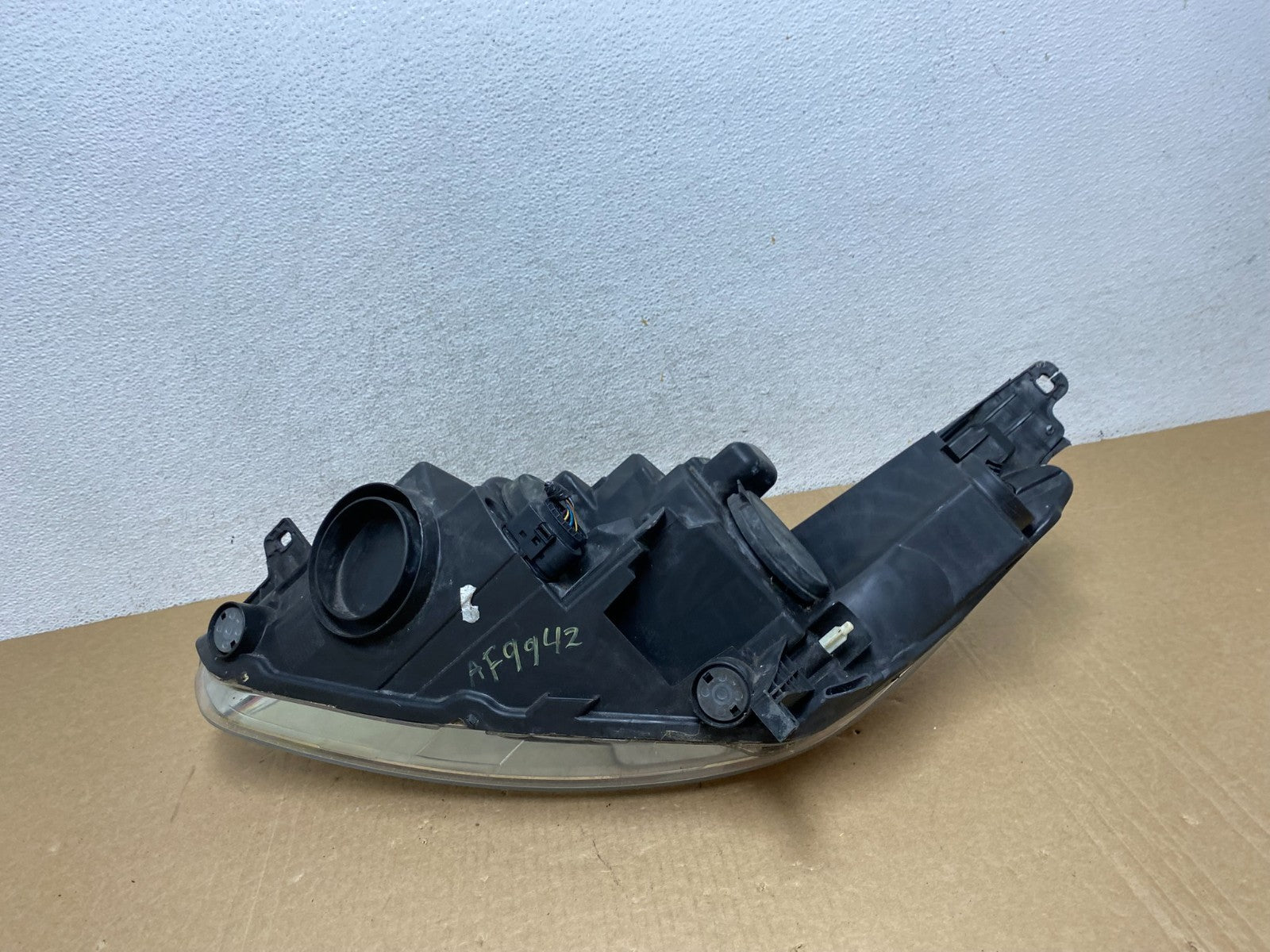 2013 to 2016 Ford C-MAX Right Passenger Side Headlight AF9942 DW7