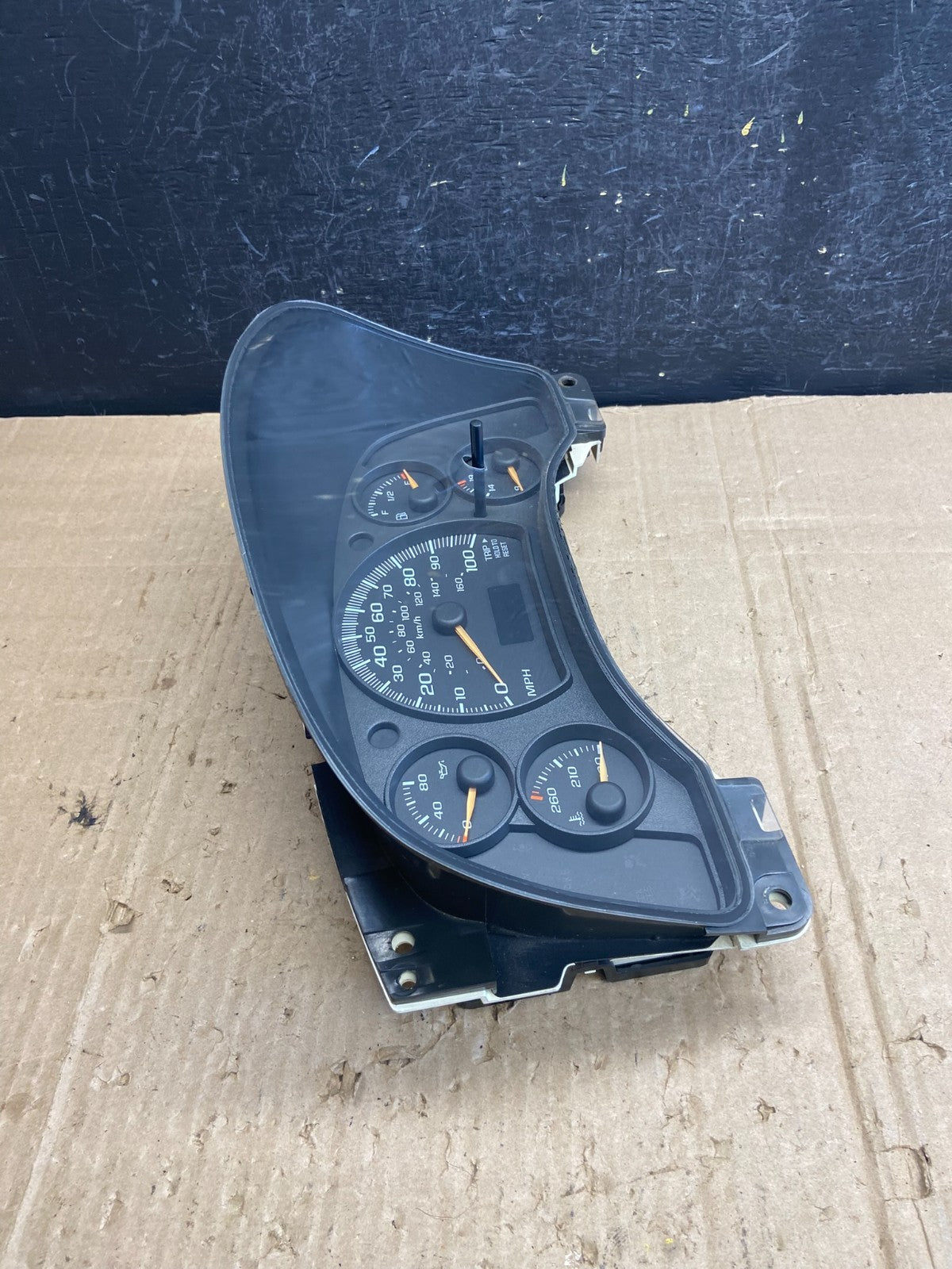 2004 to 2007 Chevrolet Express Speedometer Cluster Gauge AE2013 DG1