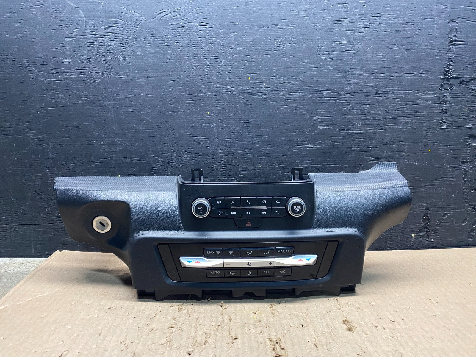 2020 to 2023 Ford Explorer Radio Climate Control Panel Trim F9093 DG10