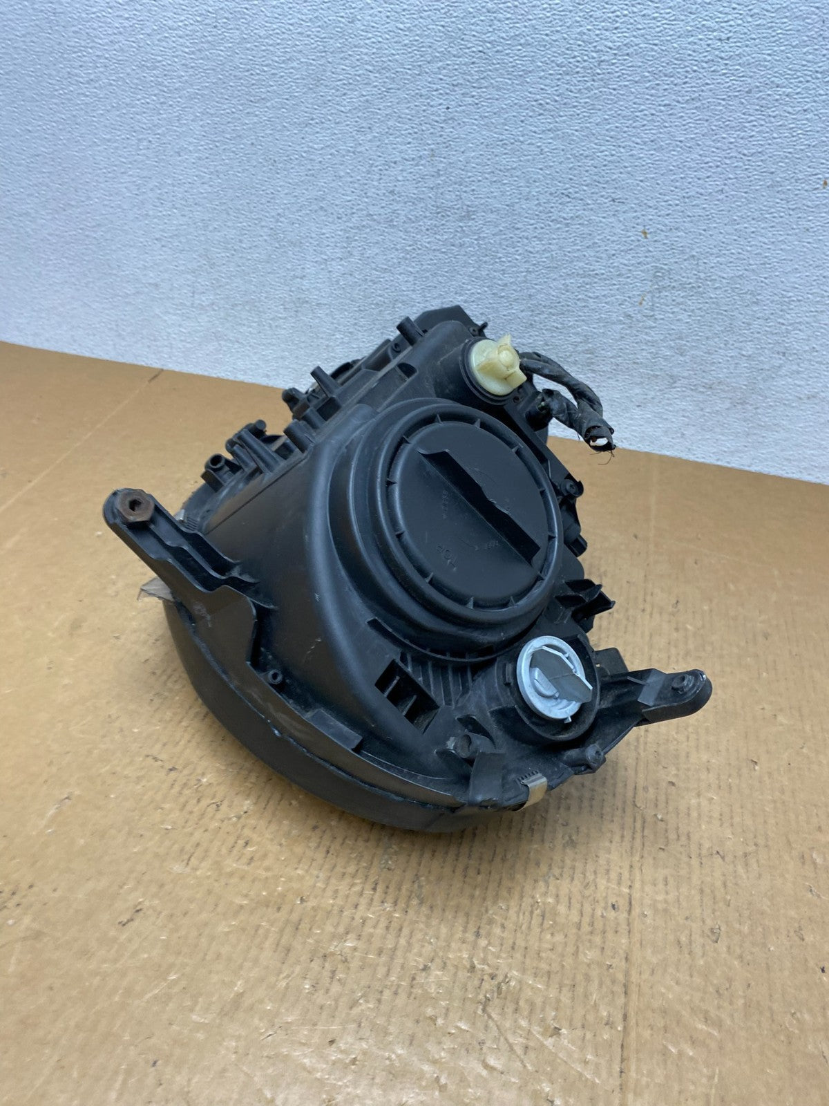2003-2006 Mercedes E E320 E350 Class Right Passenger Halogen Headlight AE1368 DW6